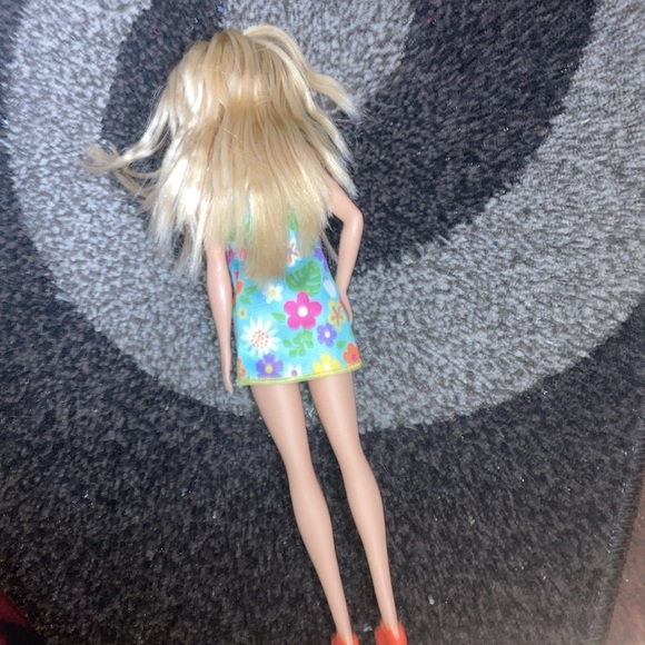 Barbie - Picture 4 of 5